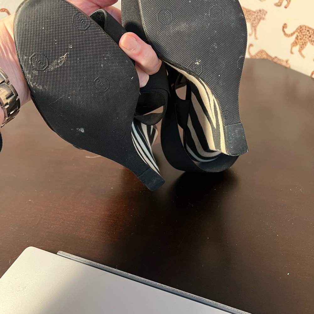 Manolo Blahnik Zebra Print Wedge. Size 7 - image 4